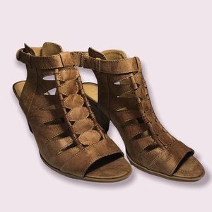 Naturalizer Brown Strappy Peep Toe Wedges!